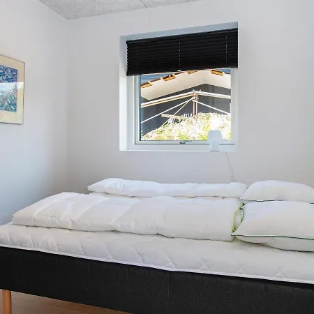 12 Person Holiday Home In Ebeltoft בית נופש אבלטופט